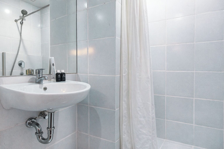 Bathroom 3, Modern Look Studio At The City Square Surabaya Apartment, Surabaya