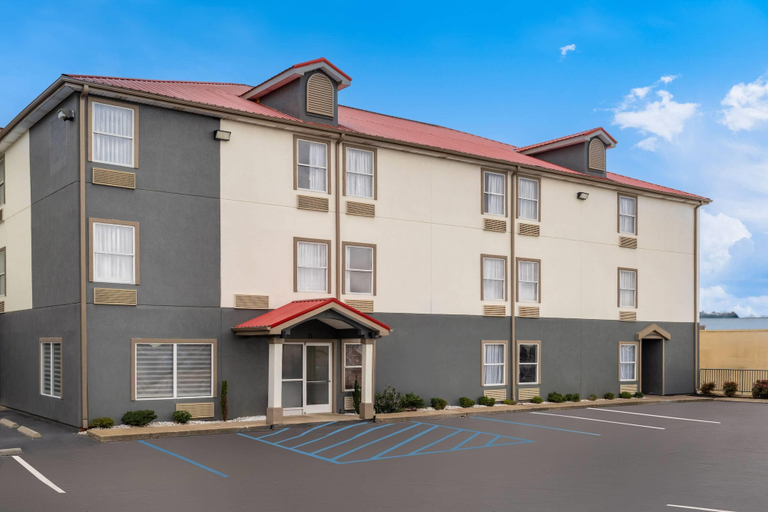 Exterior & Views 2, Super 8 by Wyndham Chattanooga East/Hamilton Place, Hamilton