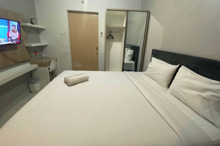 Room 2, Restful And Wonderful Studio At Apartment The Alton, Semarang