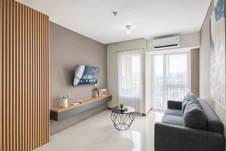 Living room 5, Comfy 2Br For 6 Pax At Nifarro Park Apartment, Jakarta Selatan