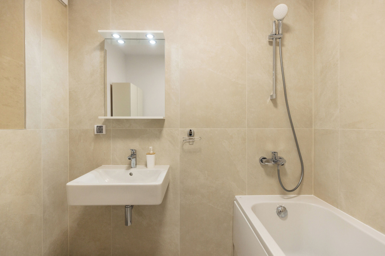 Bathroom 2, Nest Inn Jasmine Apartment, Oradea