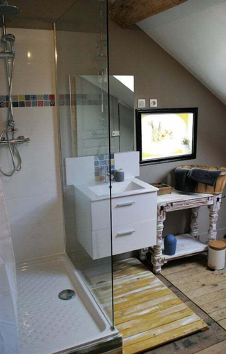 Bathroom 4, Les Petites Mirabelles, Loir-et-Cher