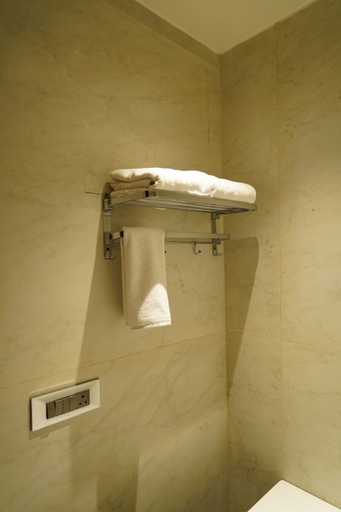 Bathroom 5, Luxe Manor, Sahibzada Ajit Singh Nagar