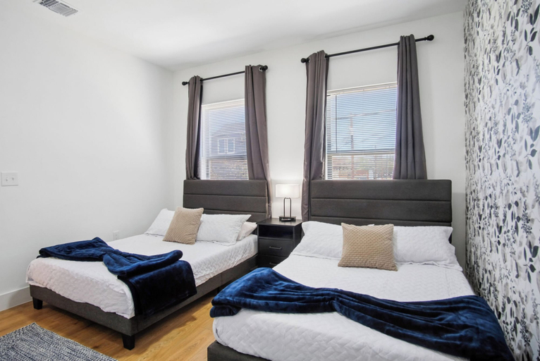 Room 5, Stylish Downtown Retreat Near the Alamodome, Bexar