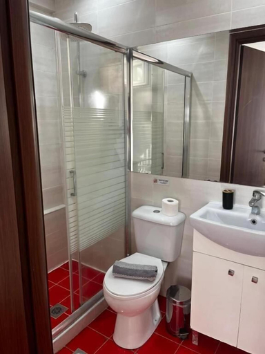 Bathroom 4, City Plaza Apartments & Rooms, Central Macedonia