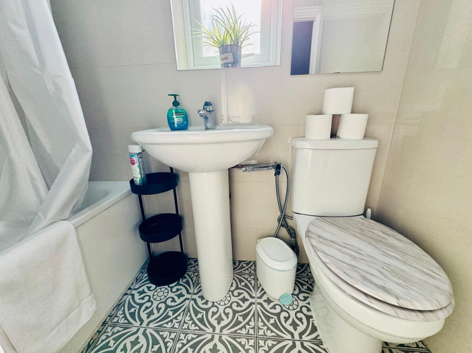 Bathroom 3, Rana's House, Slough
