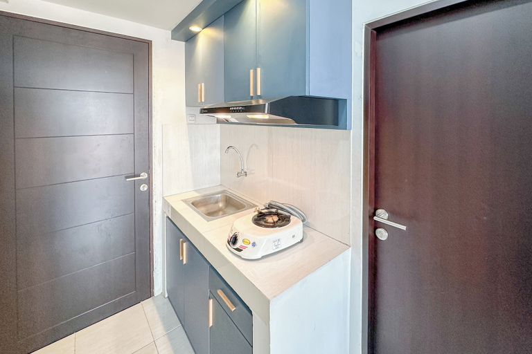 Private kitchen 2, Restful Blue Studio At Suncity Residence, Sidoarjo