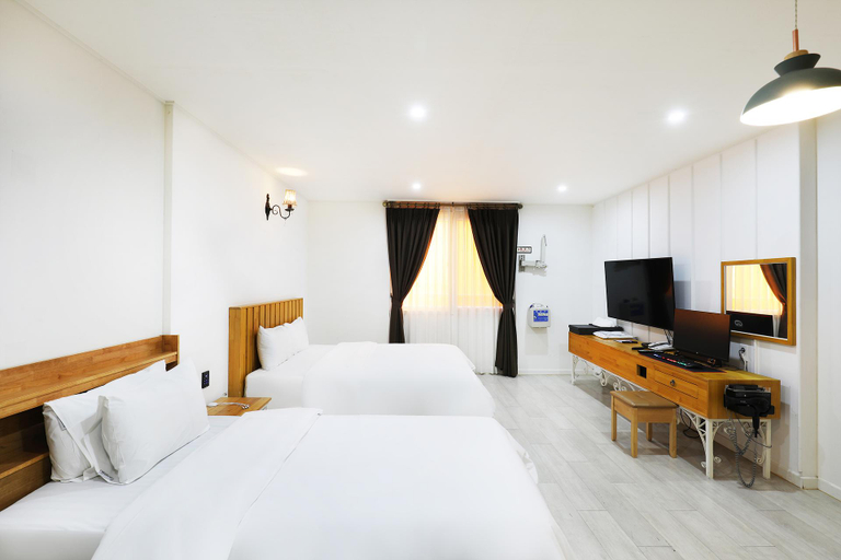 Bedroom 4, Yeoju Ace Hotel, Yeoju
