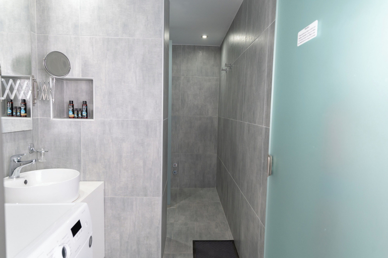 Bathroom 4, Milva Apartments, South Aegean