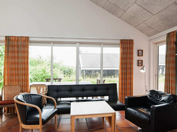 Others 5, Rustic Holiday Home in Ebeltoft with Hot Tub, Syddjurs