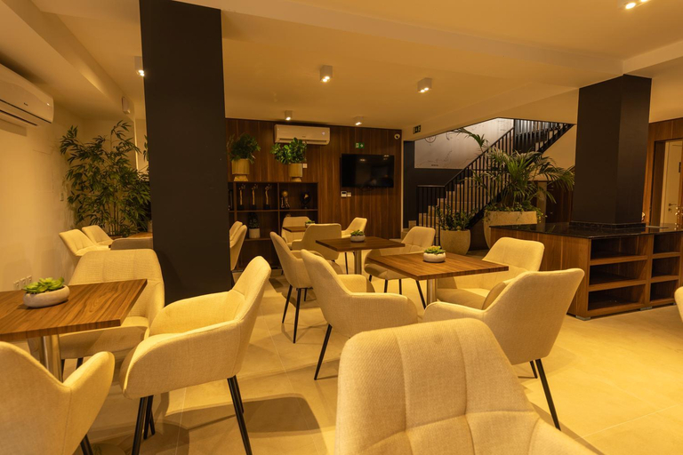 Food & Drinks 3, Lokali Rooms