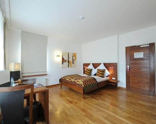 Room 2, Hotel Nassauer Hof, Rheingau-Taunus-Kreis