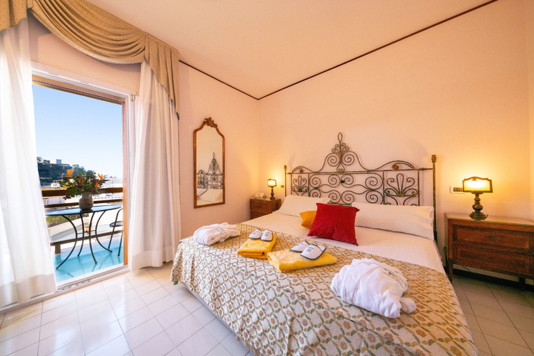 Bedroom 3, Grand Hotel Terme Di Augusto, Napoli
