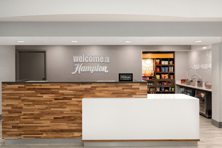 Others 4, Hampton Inn Dubuque, Dubuque