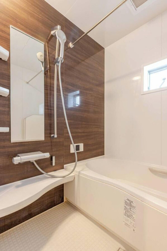 Bathroom 4, Haneda House II, Ōta