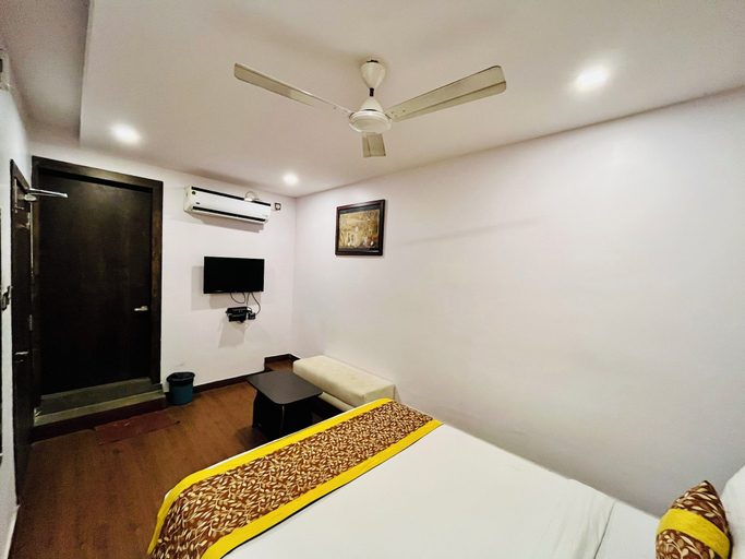 Room 2, Vinayak Bhavan by Vinayak Hotels, Ganjam