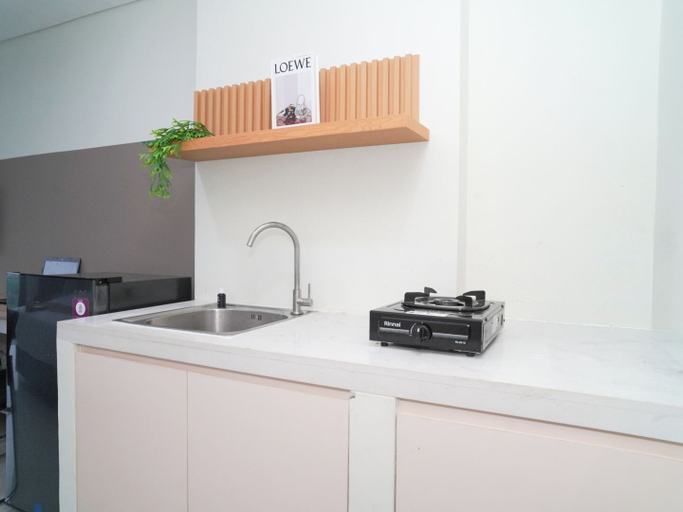 Private kitchen 5, Comfortable And Decent Studio At Apartment Daan Mogot City, Jakarta Barat