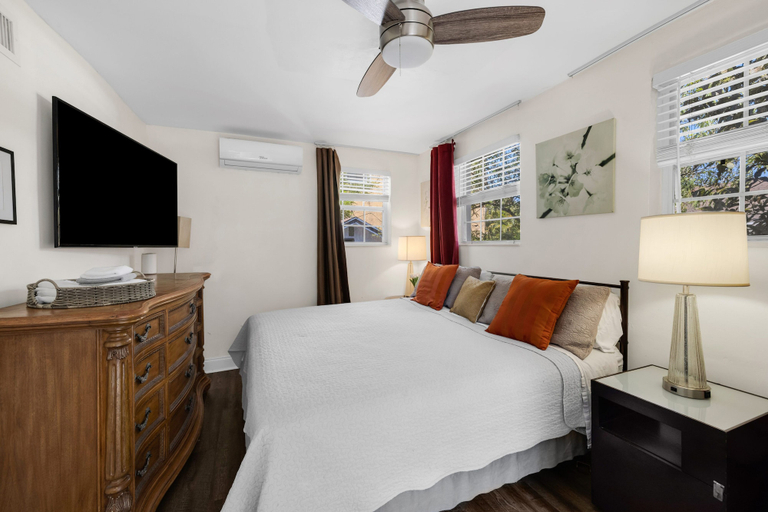 Room 3, Artful Room With private courtyard, Miami-Dade