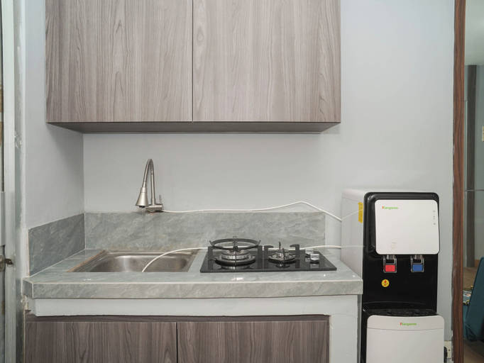 Private kitchen 3, Homey And Restful 2Br At Apartment Green Bay Pluit, Jakarta Utara