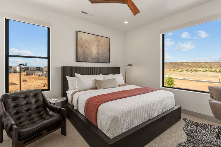 Room 2, Ever-changing Sky 7 Bedroom Home, Washington
