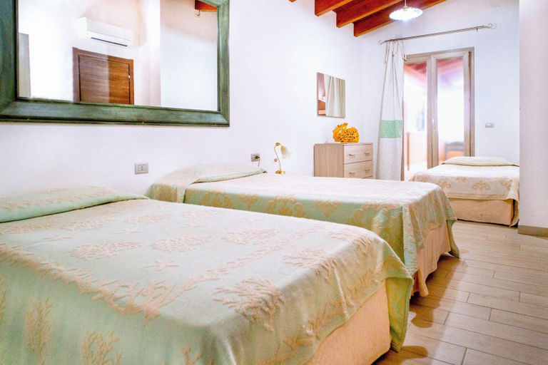 Bedroom 3, villa chia, Cagliari