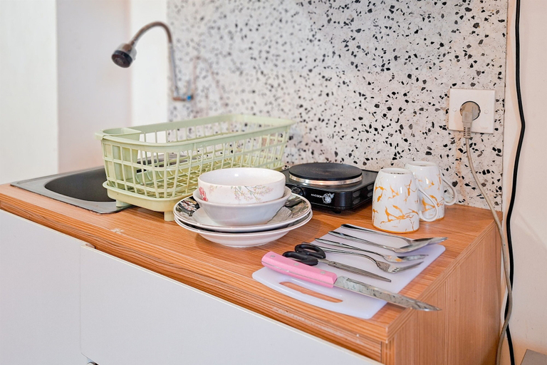 Private kitchen 4, Serenity Studio Near Station At Cisauk Point Apartment, Tangerang