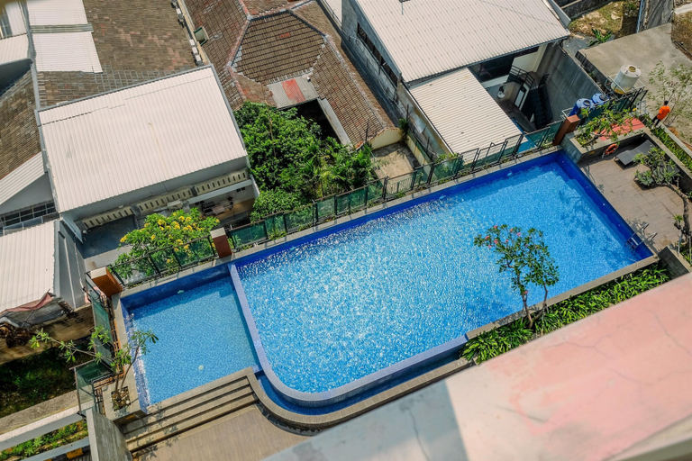 Pool, Functional Studio For 2 Pax At Nifarro Park Apartment, Jakarta Selatan