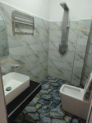 Bathroom 2, New planet guest, Weligama