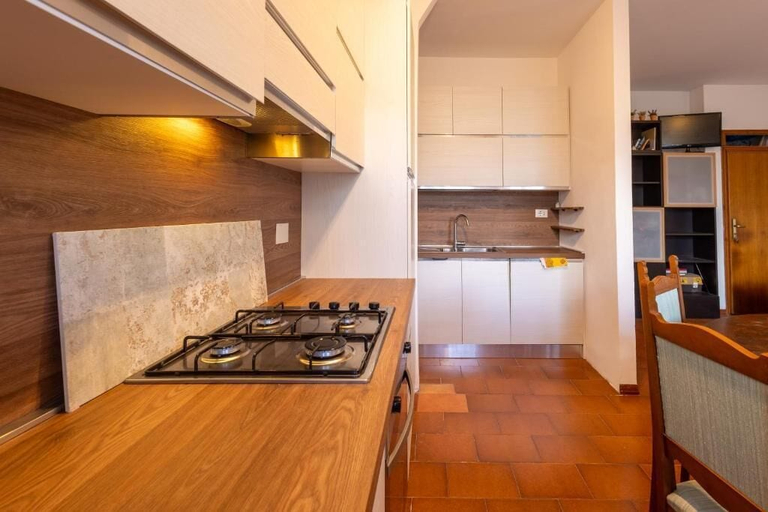 Private kitchen, Claudia Flat - near the beach & parking, Massa Carrara