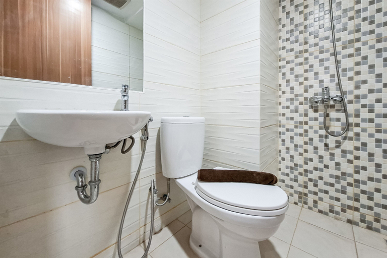Interior 5, Good Location Studio At Cisauk Point Apartment, Tangerang