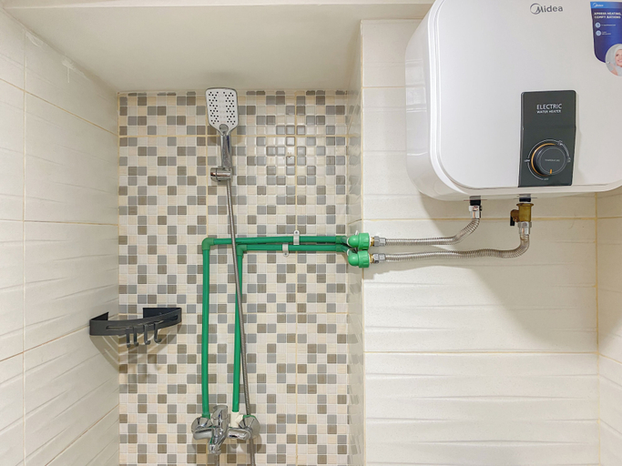 Bathroom 5, Tidy Studio Room At Cisauk Point Apartment, Tangerang
