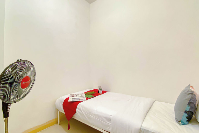 Room 2, Comfortable And Roomy 2Br At Apartment Green Pramuka City, Jakarta Pusat