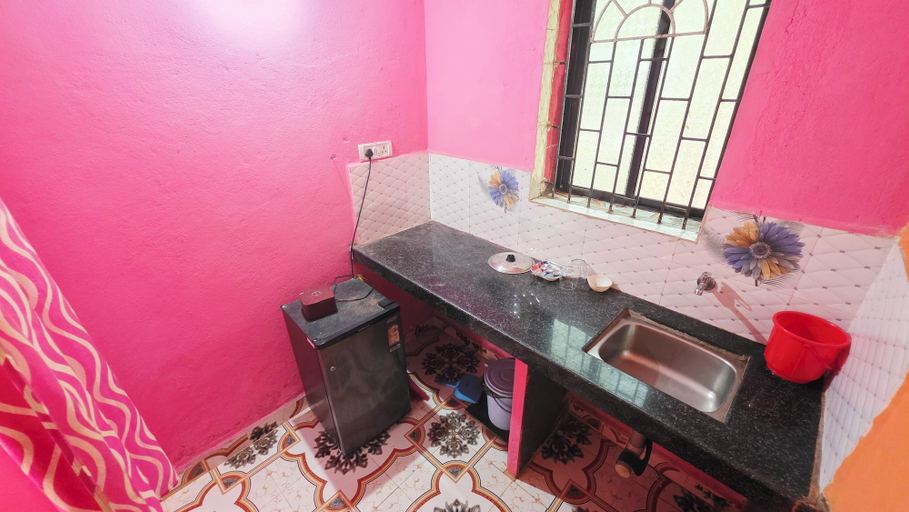 Mini-refrigerator, Vailankani guest house, South Goa