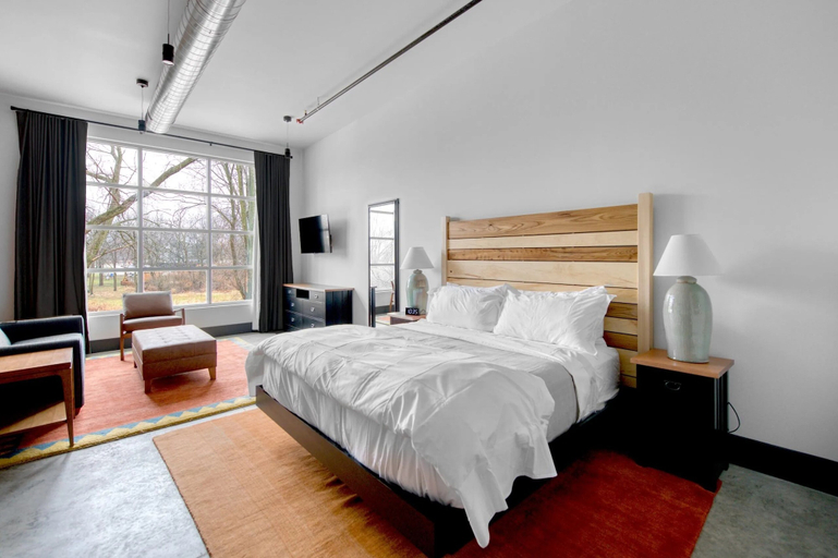 Room 4, Seven Acre Dairy Company, Dane