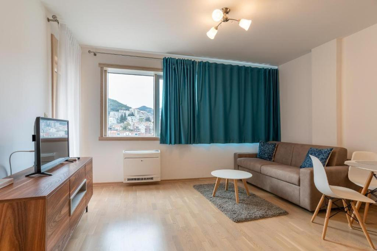 Others 5, Fontana lux apartments
