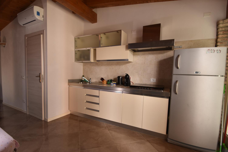 Others 5, AkiHouse - apartments on Garda Lake, Brescia