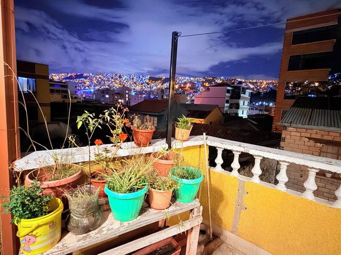 Public Area, Casa de huespedes La Casa Bonita, Pedro Domingo Murillo