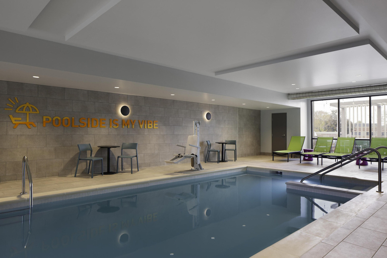 Sport & Beauty 5, Home2 Suites By Hilton Stevens Point, Portage