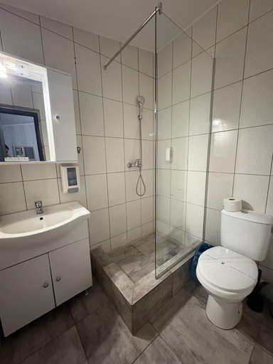 Bathroom, Andya, Constanta