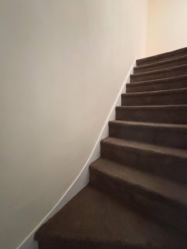4, Large Cozy 5-Bed House in a Quiet Dagenham Area, London