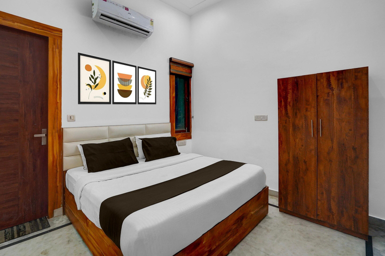 Room 5, Classic Hotel Satyam And Restaurant, Meerut