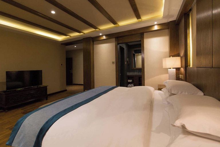 Room 2, Shangri-La Moon Tibetan Boutique Hotel, Dêqên Tibetan