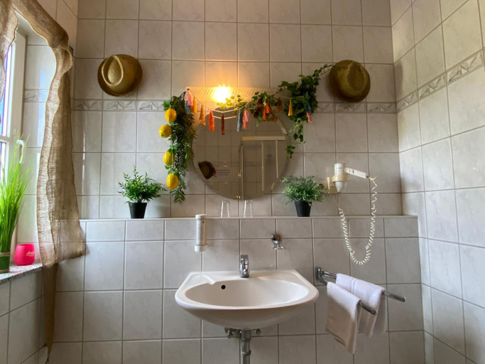 Bathroom 5, Seehof am Aartalsee, Lahn-Dill-Kreis