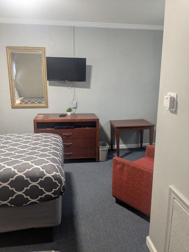 Room 1, Southland Motor Lodge, Wayne