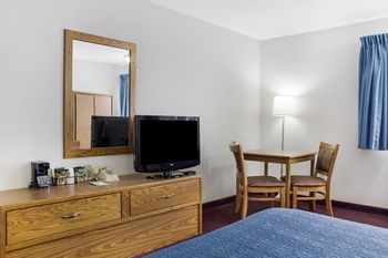 Others 3, EverSpring Inn & Suites, Pennington