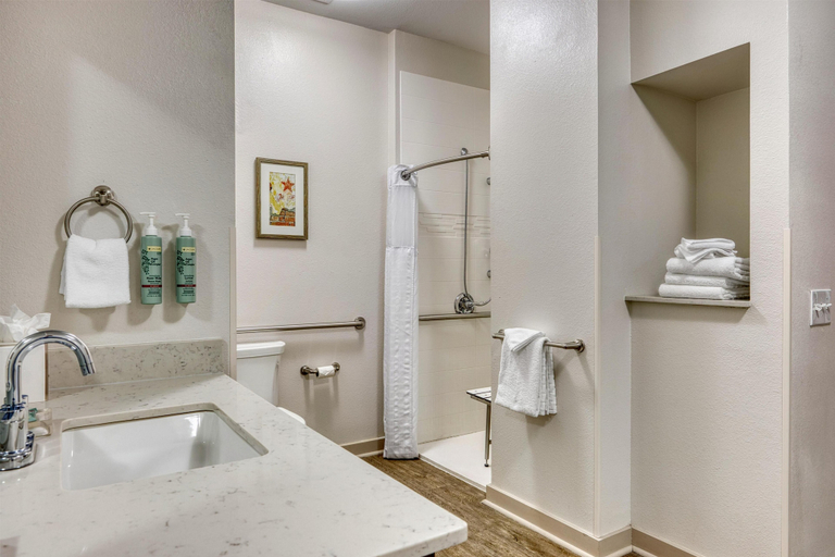 Bathroom 3, Best Western Bandera Suites & Saloon, Bandera