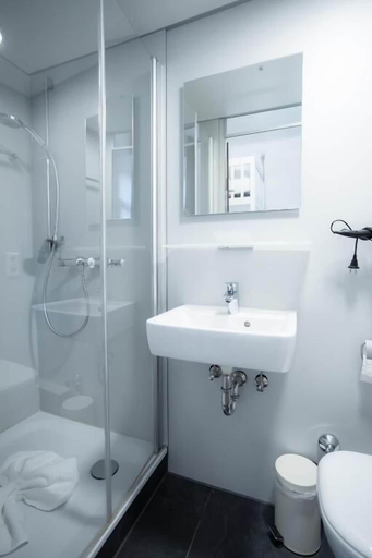 Bathroom 5, heimatgleis, Hochsauerlandkreis