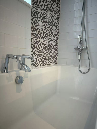 Bathroom 3, House - Sleeps 6 - Private Garden & Parking, Wokingham