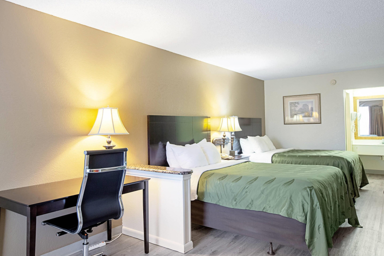 Bedroom 4, Quality Inn & Suites Live Oak I-10 Exit 283, Suwannee