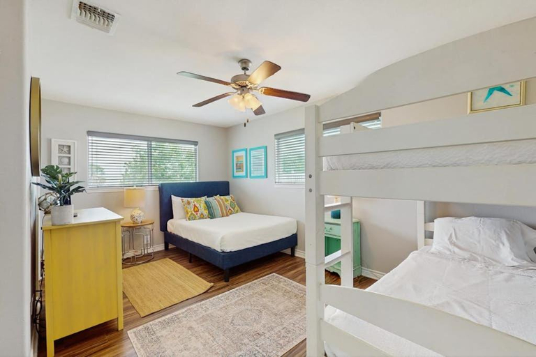 Bedroom 2, Salt Lake Lodge, Aransas